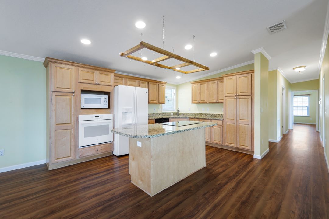 27288 Bourbonniere Dr, Bonita Springs, FL 34135