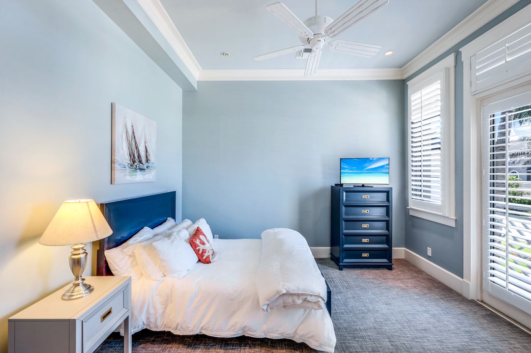 169 Conners Ave, Naples, FL 34108