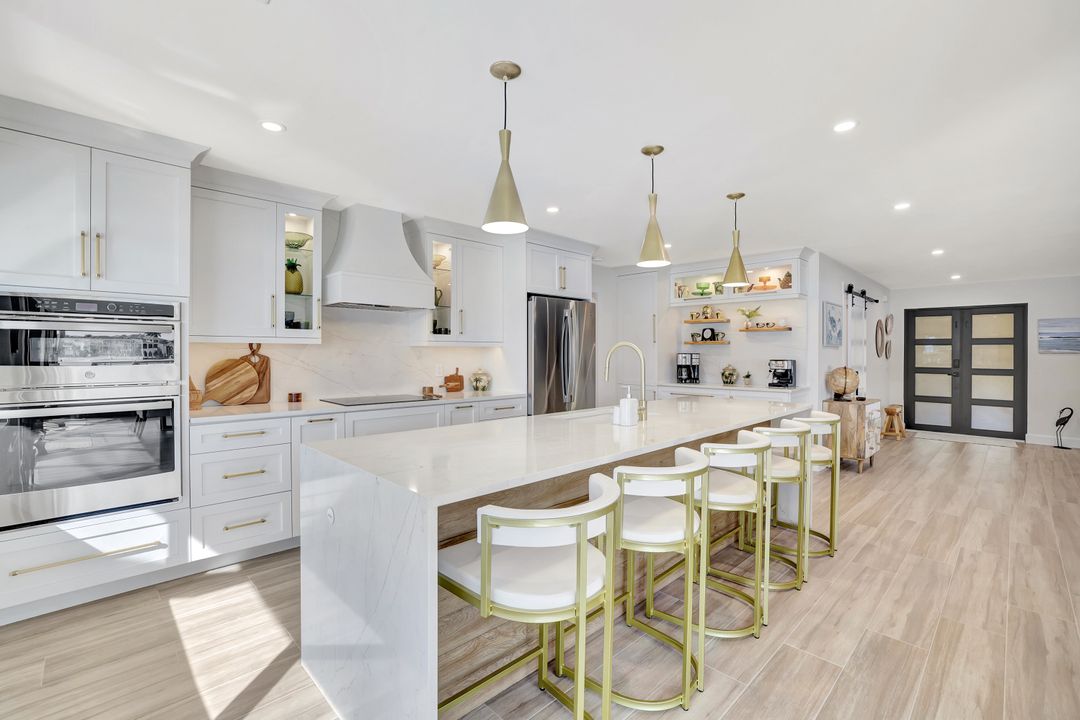 236 Lagoon Ave, Naples, FL 34108