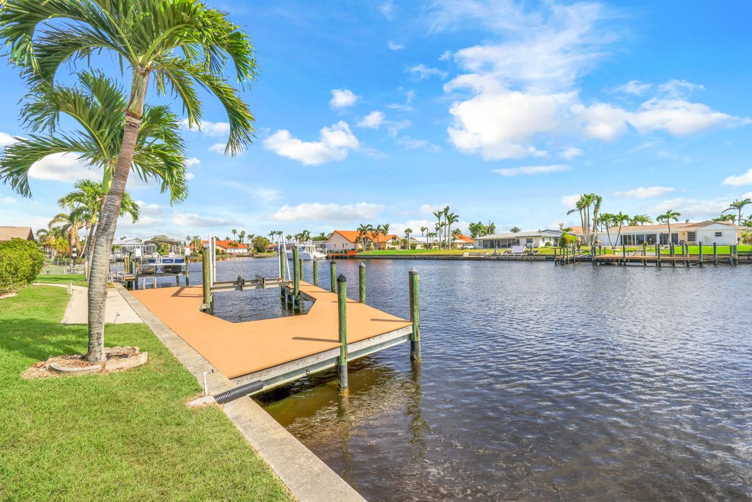 2008 Palaco Grande Pkwy, Cape Coral, FL 33904