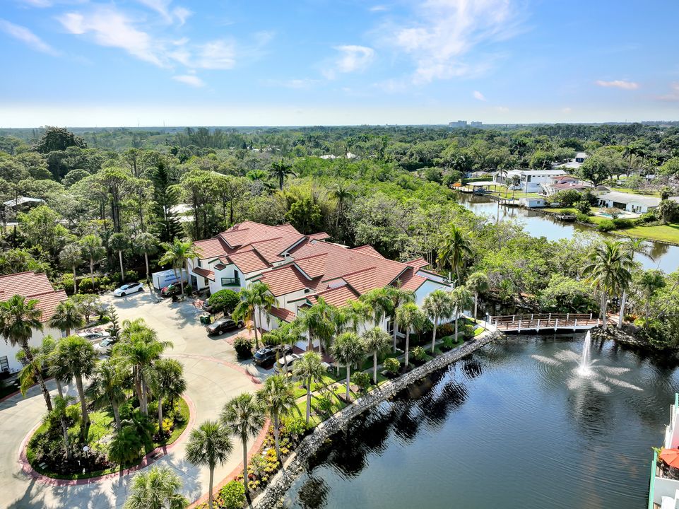 2294 Anchorage Ln #C, Naples, FL 34104