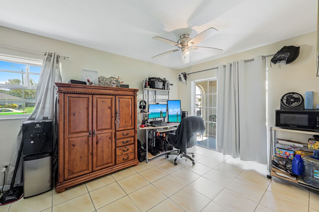 913 SE 13th St  #913/915, Cape Coral, FL 33990