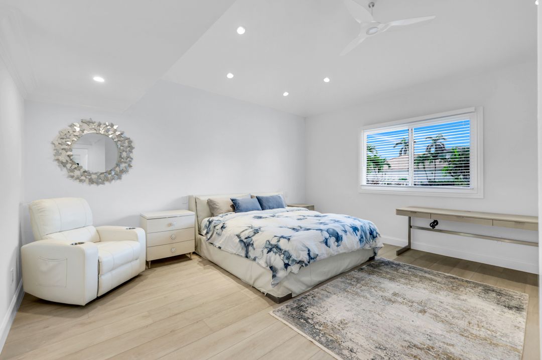 151 Bayview Ave, Naples, FL 34108