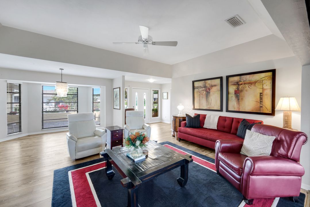 111 Blue Ridge Dr, Naples, FL 34112