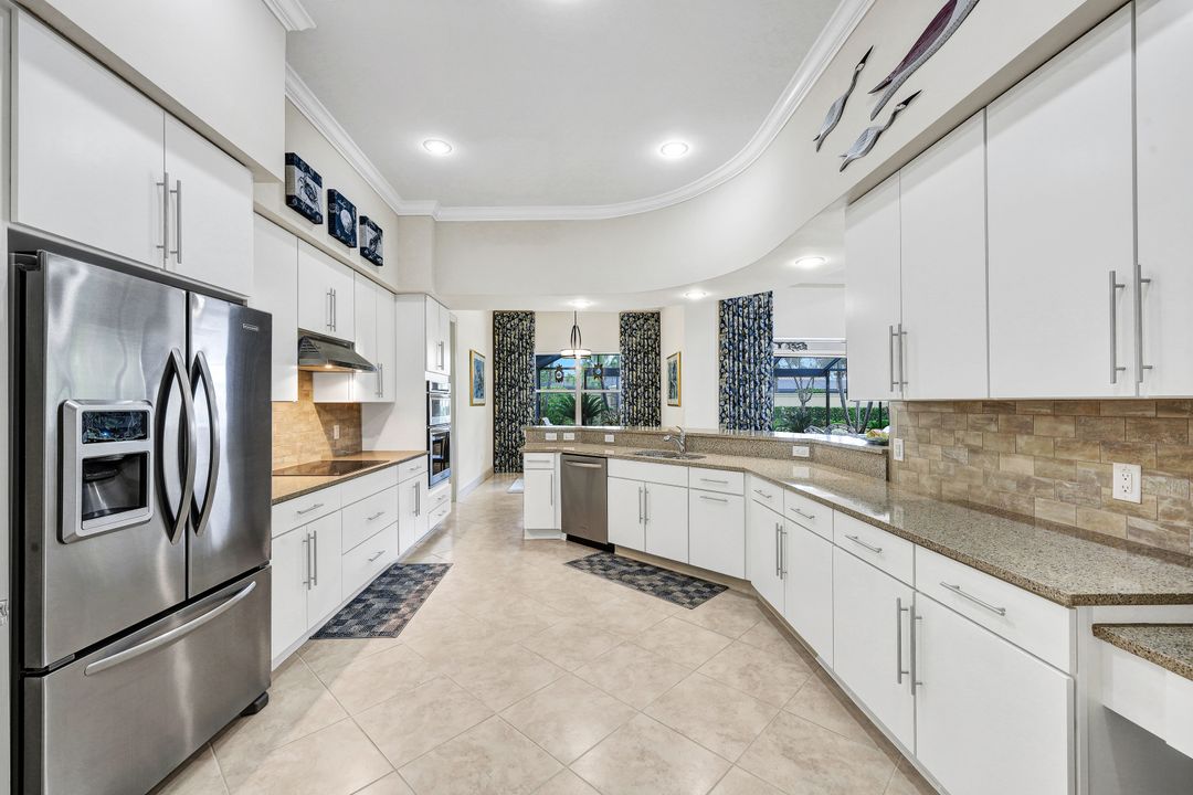 9314 Quarry Dr, Naples, FL 34120