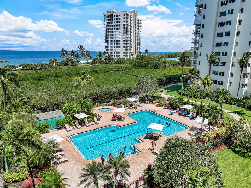 40 Seagate Dr #702, Naples, FL 34103