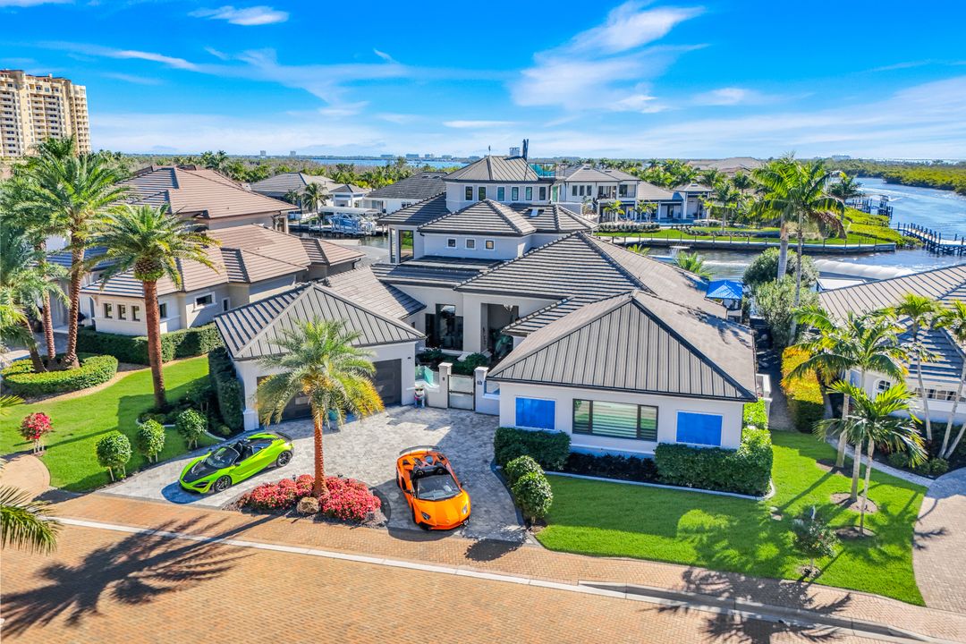 1518 Hermitage Ln, Cape Coral, FL 33914