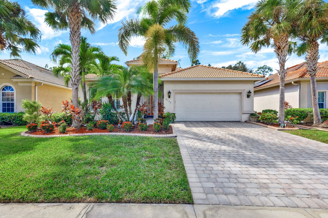 8130 Valiant Dr, Naples, FL 34104