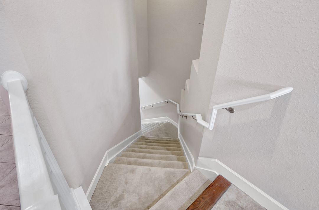 8755 Coastline Ct #202, Naples, FL 34120