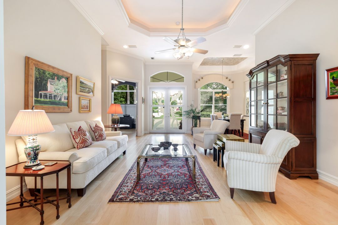 602 Springline Dr, Naples, FL 34102