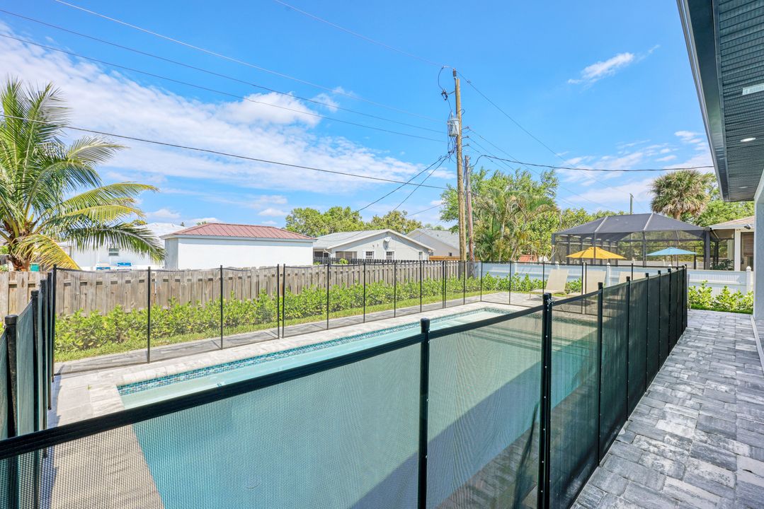 27 2nd St, Bonita Springs, FL 34134