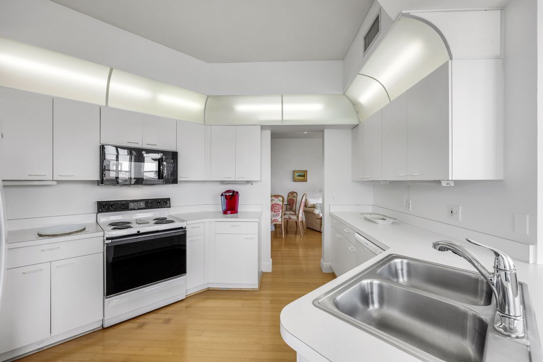 7040 Pelican Bay Blvd #D301, Naples, FL 34108