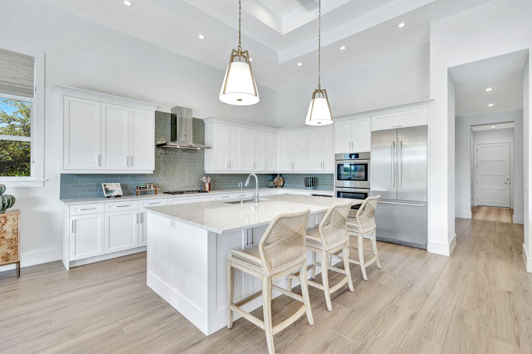 3344 Kumamoto Ln, Naples, FL 34114