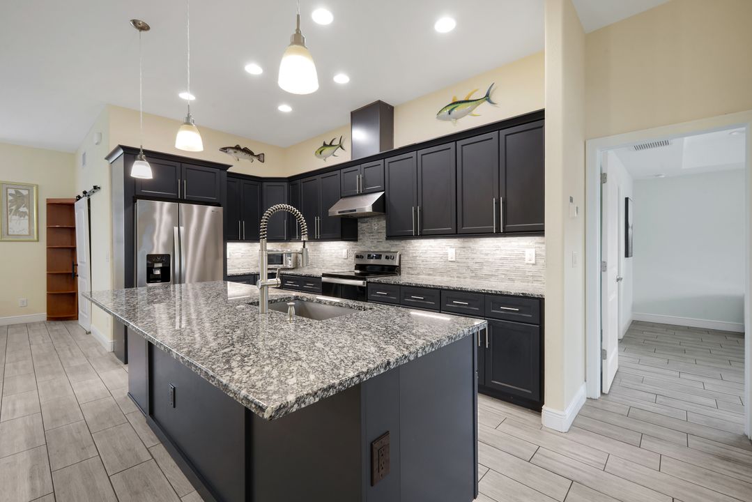 27741 Roslin Dr, Bonita Springs, FL 34135