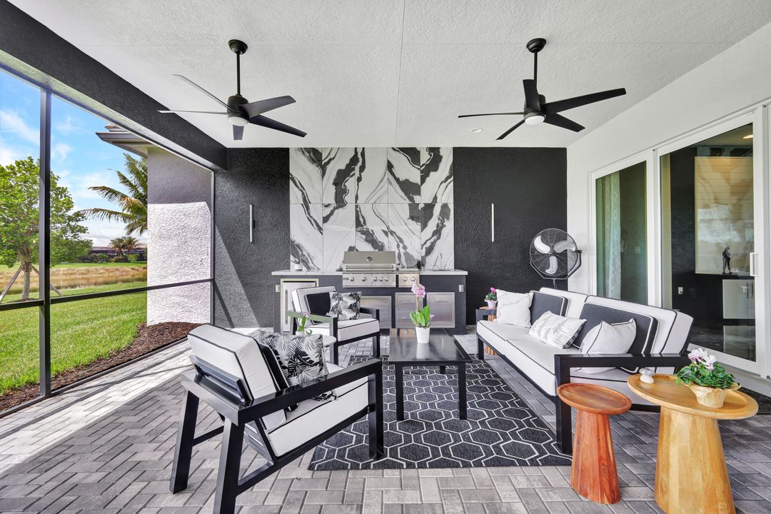 11628 Periwinkle Dr, Naples, FL 34120