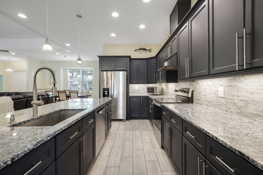 27741 Roslin Dr, Bonita Springs, FL 34135