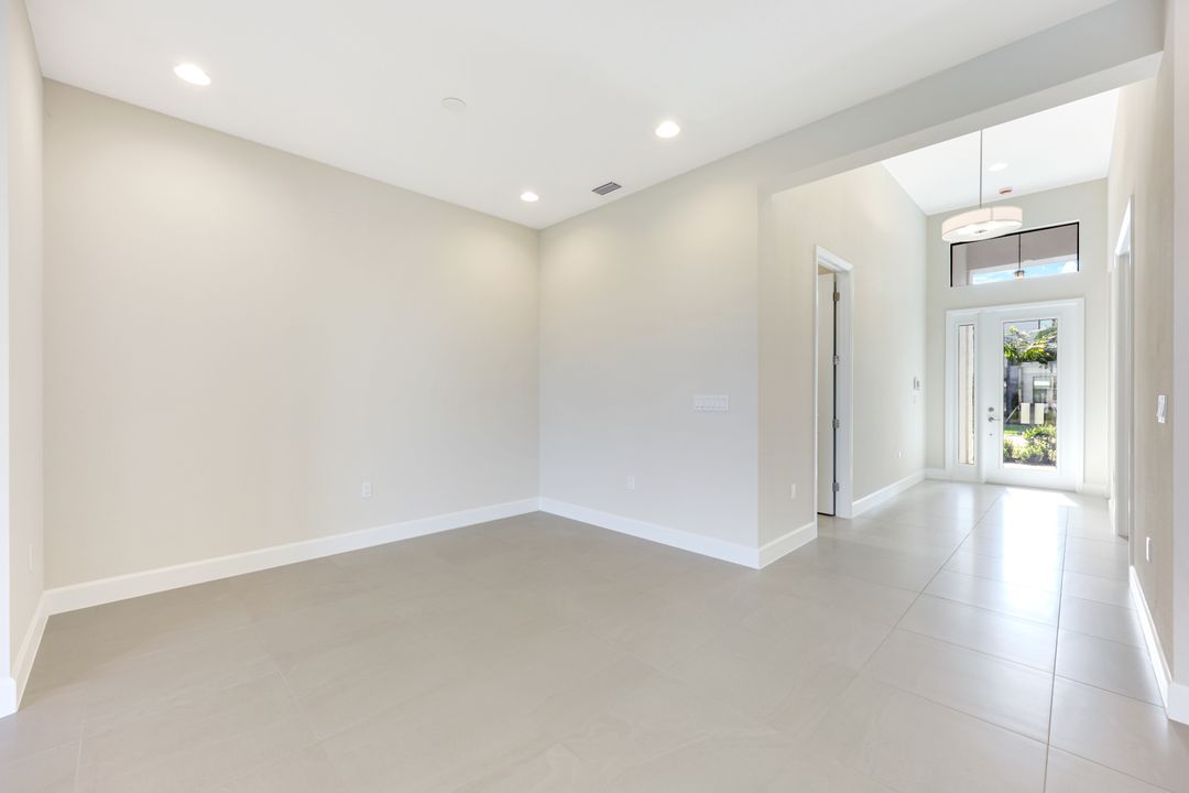 12650 Alderson Ave, Estero, FL 33928