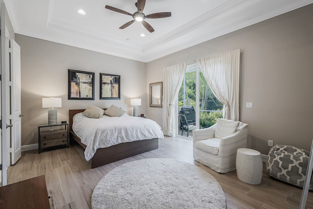 838 95th Ave N, Naples, FL 34108