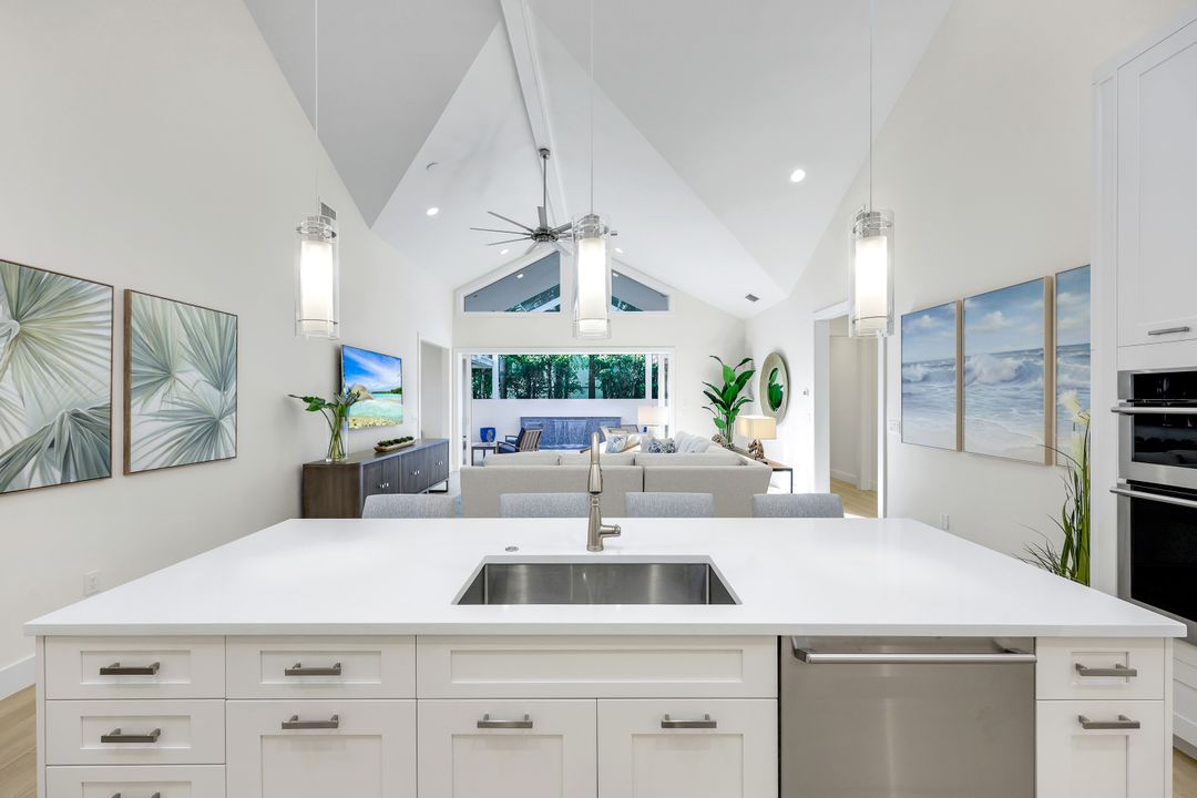 2100 Curtis St, Naples, FL 34112