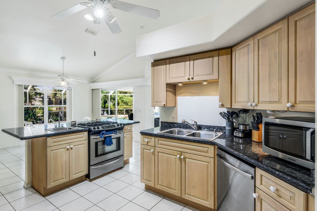 4130 SW 28th Ave, Cape Coral, FL 33914