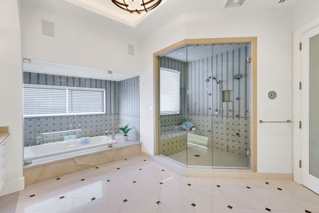 1450 Gulfstar Dr S, Naples, FL 34112