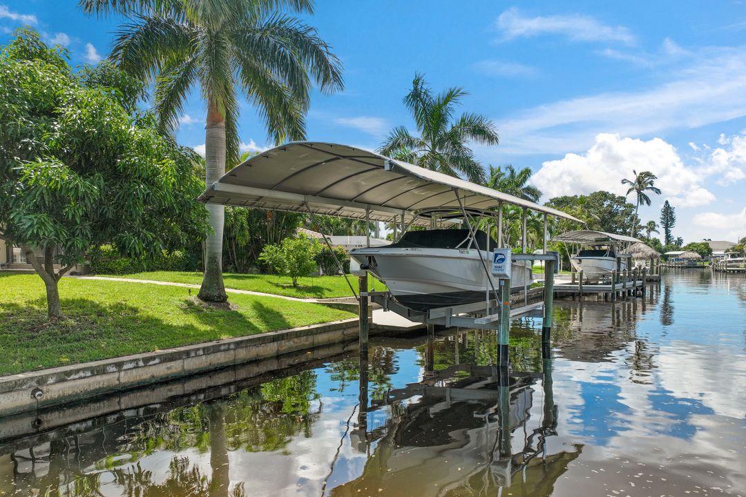 5314 Nautilus Dr, Cape Coral, FL 33904