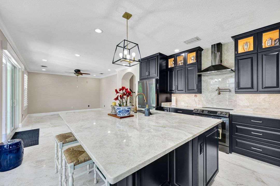 1764 Birdie Dr, Naples, FL 34120