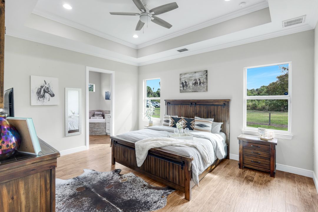 1960 Moulder Dr, Naples, FL 34120