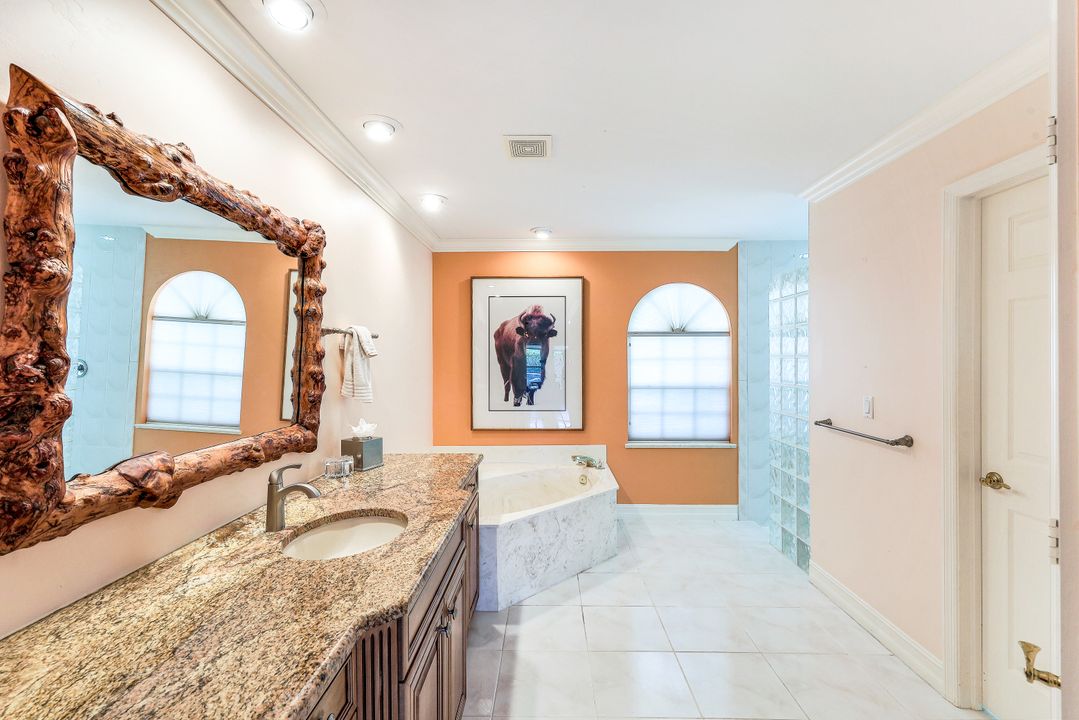 1940 Timberline Dr, Naples, FL 34109