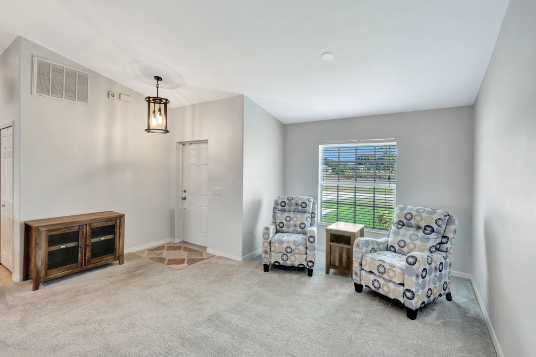 1904 NE 18th Pl, Cape Coral, FL 33909