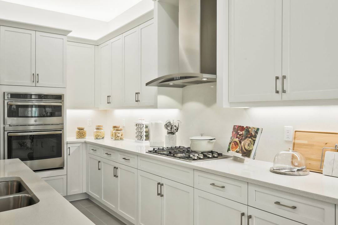 11805 Drake Ln, Naples, FL 34120