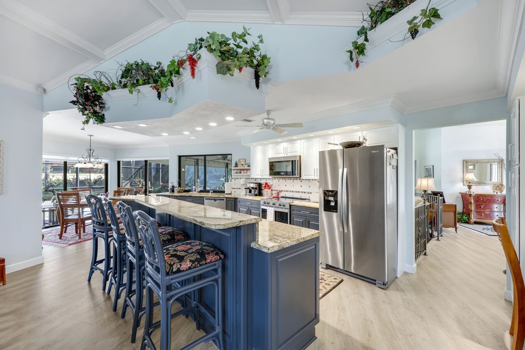 1933 Empress Ct, Naples, FL 34110