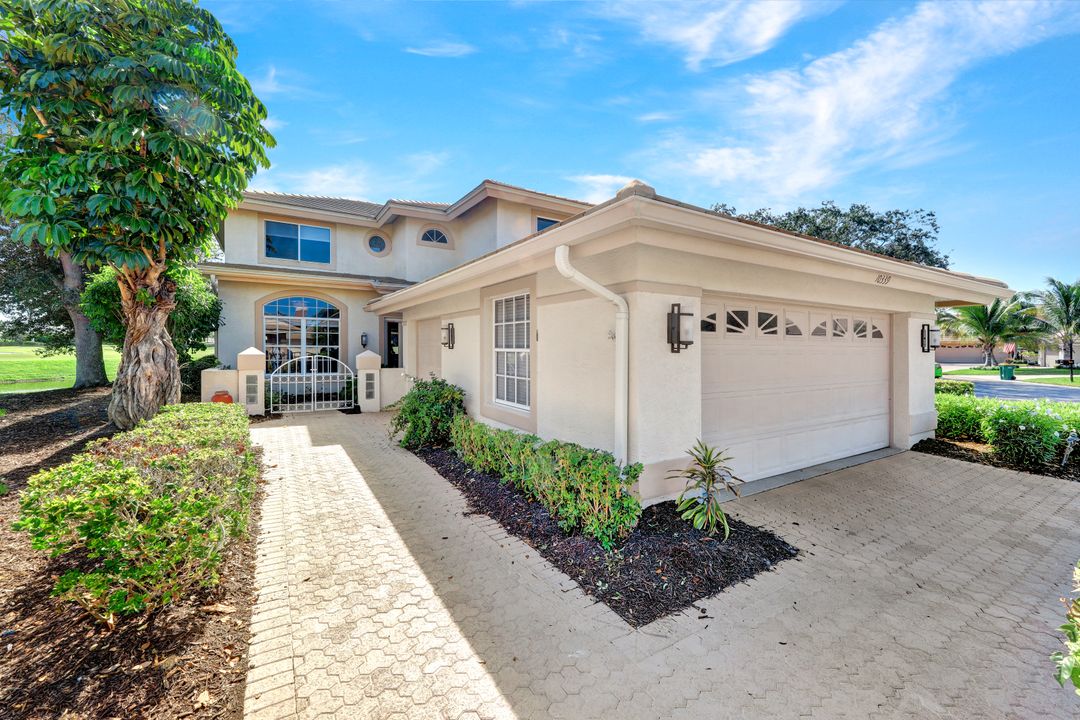 10339 Quail Crown Dr, Naples, FL 34119