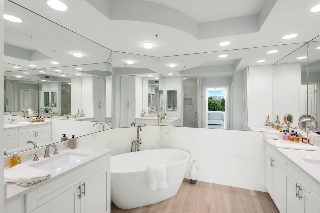 425 Cove Tower Dr #403, Naples, FL 34110