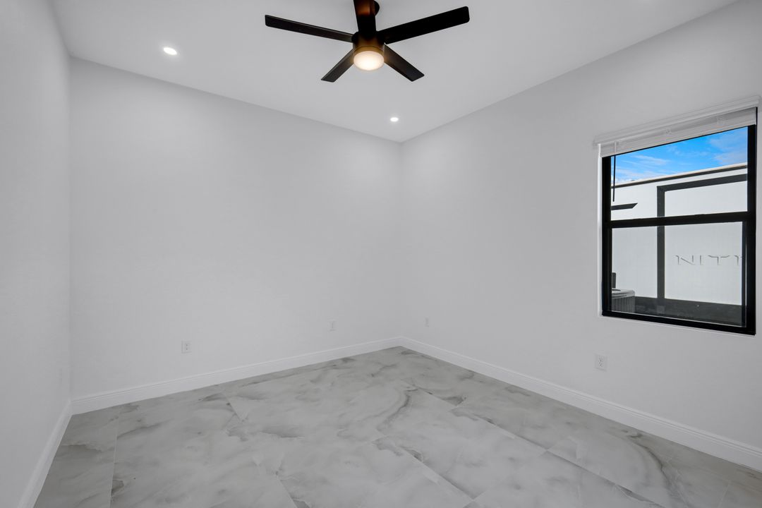 215 SW 37th Ln, Cape Coral, FL 33914