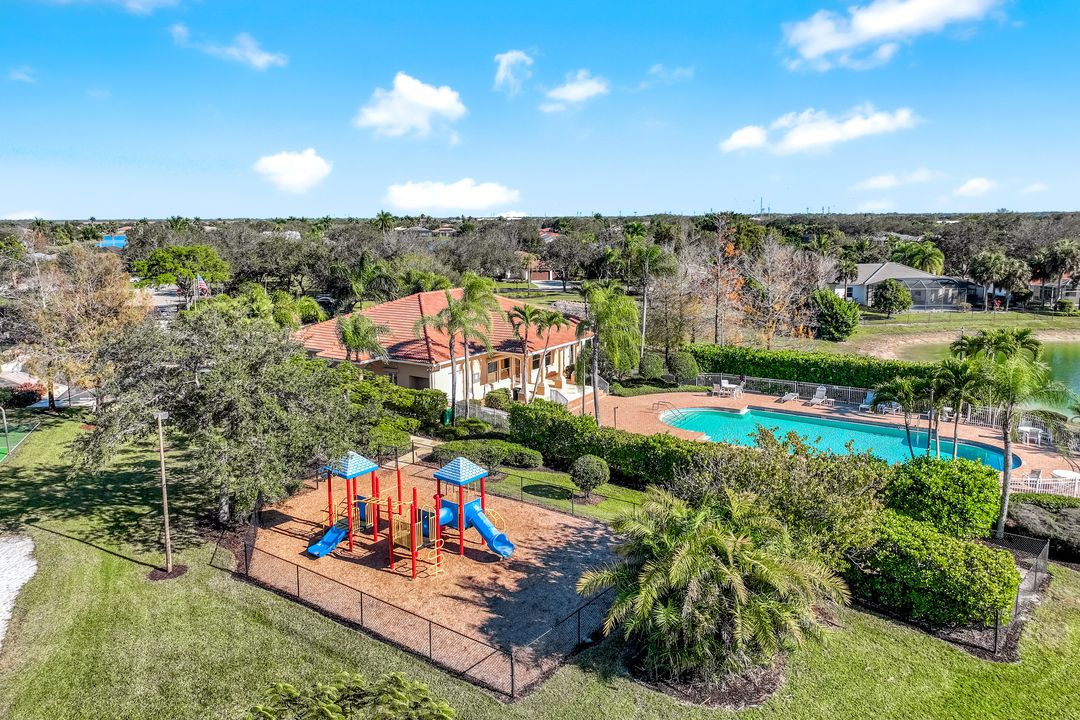 598 Grand Rapids Blvd, Naples, FL 34120