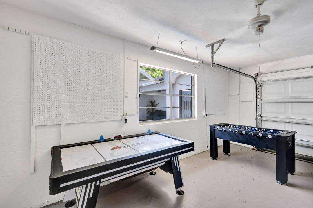 2033 SE 27th Terrace, Cape Coral, FL 33904