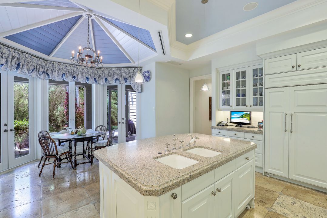 266 15th Ave S, Naples, FL 34102