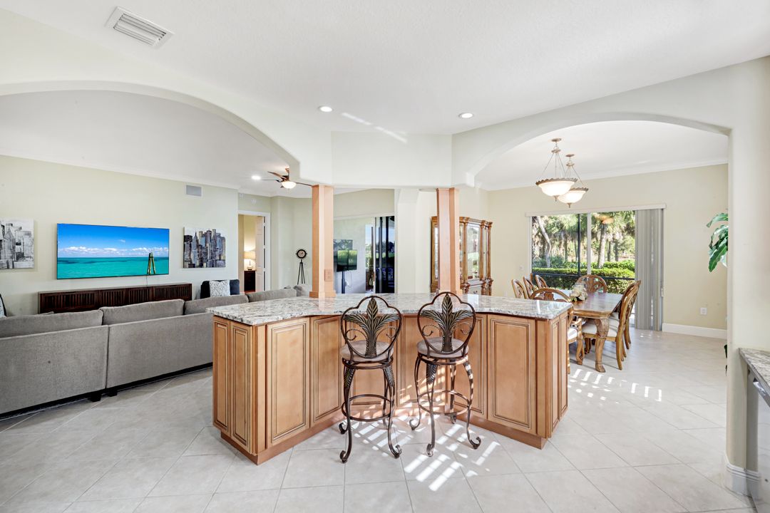 9002 Cascada Way #102, Naples, FL 34114