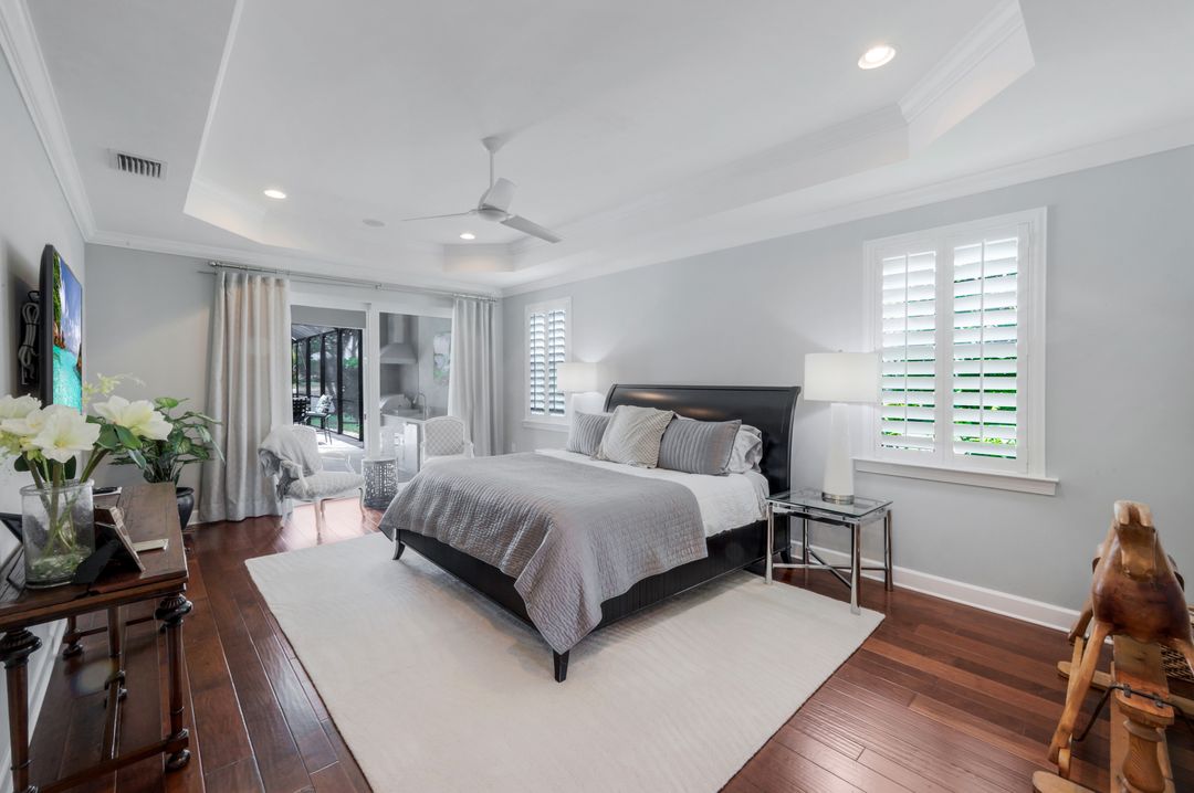 9052 Graphite Cir, Naples, FL 34120