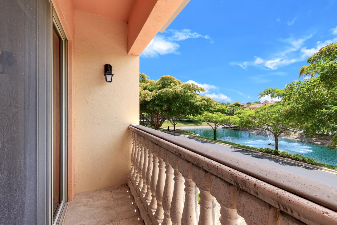 8721 Piazza Del Lago Cir #205, Estero, FL 33928