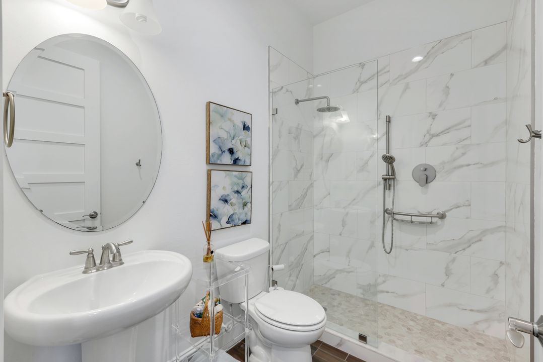 6460 Pembroke Wy, Naples, FL 34113