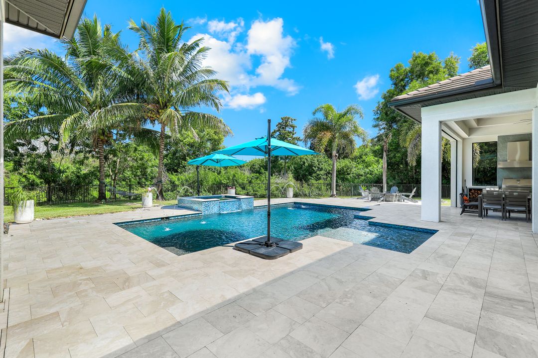 5861 Napa Woods Way, Naples, FL 34116