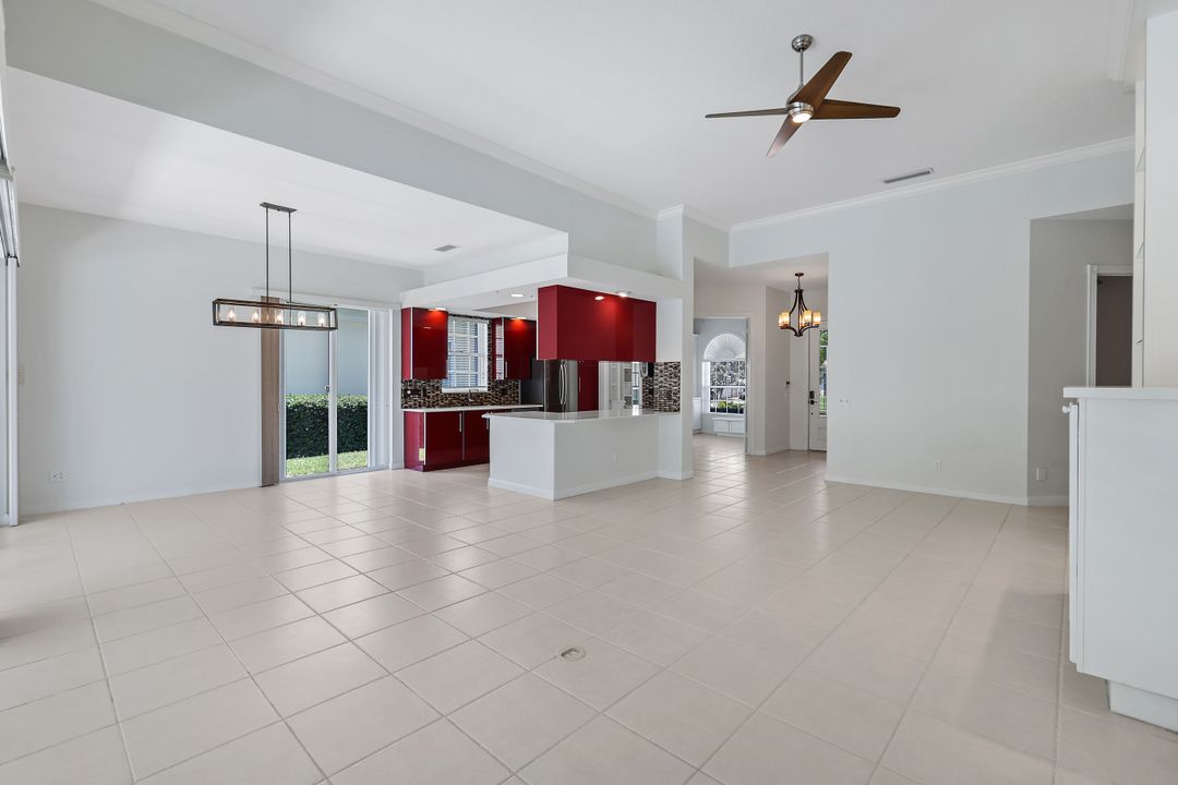 2709 Island Pond Ln, Naples, FL 34119