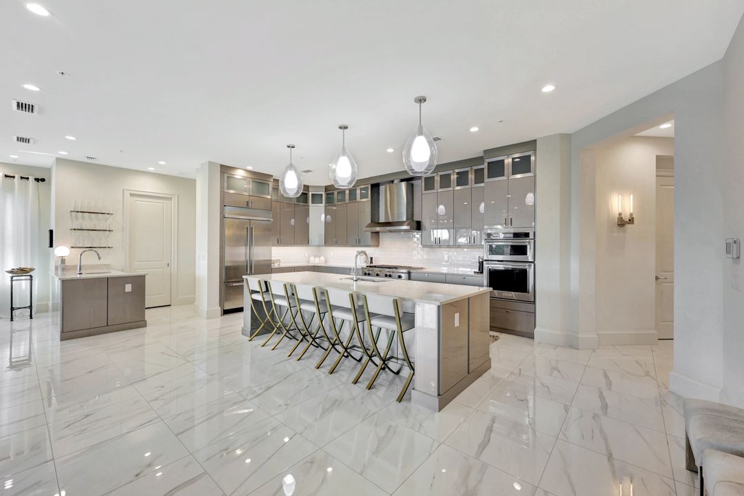 16350 Corsica Way #202, Naples, FL 34110