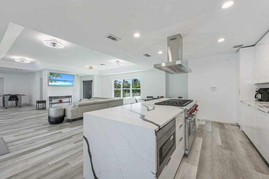 5308 Baypoint Ct, Cape Coral, FL 33904