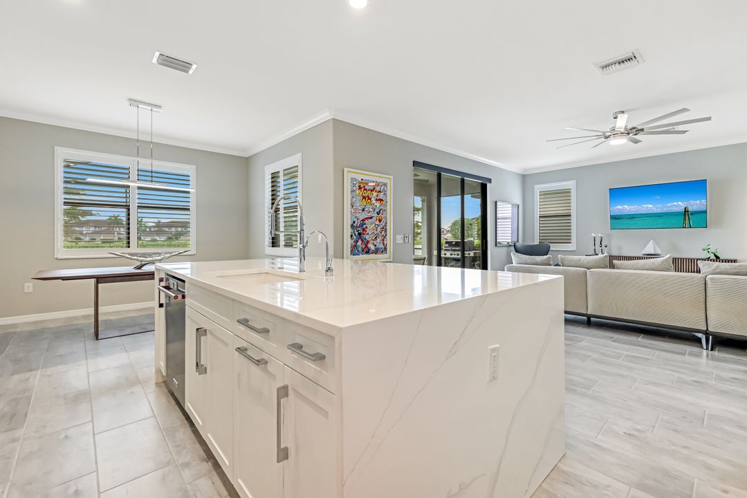 1603 Santiago Cir, Naples, FL 34113