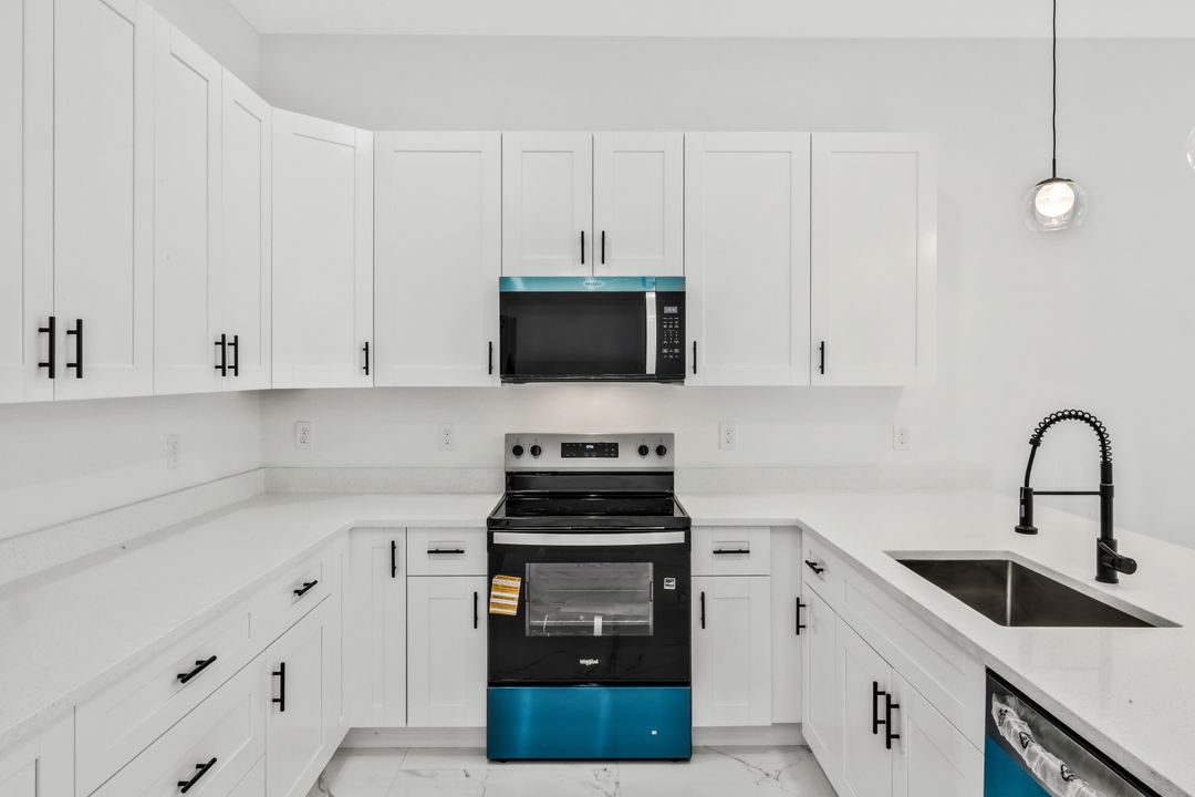 521 Lillon Ave S, Lehigh Acres, FL 33974