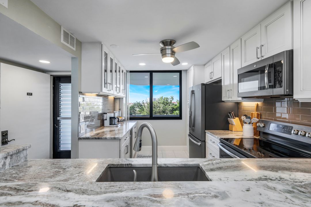 4253 Bay Beach Ln #4F, Fort Myers Beach, FL 33931