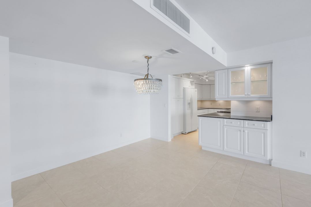 4001 Gulf Shore Blvd N #902, Naples, FL 34103